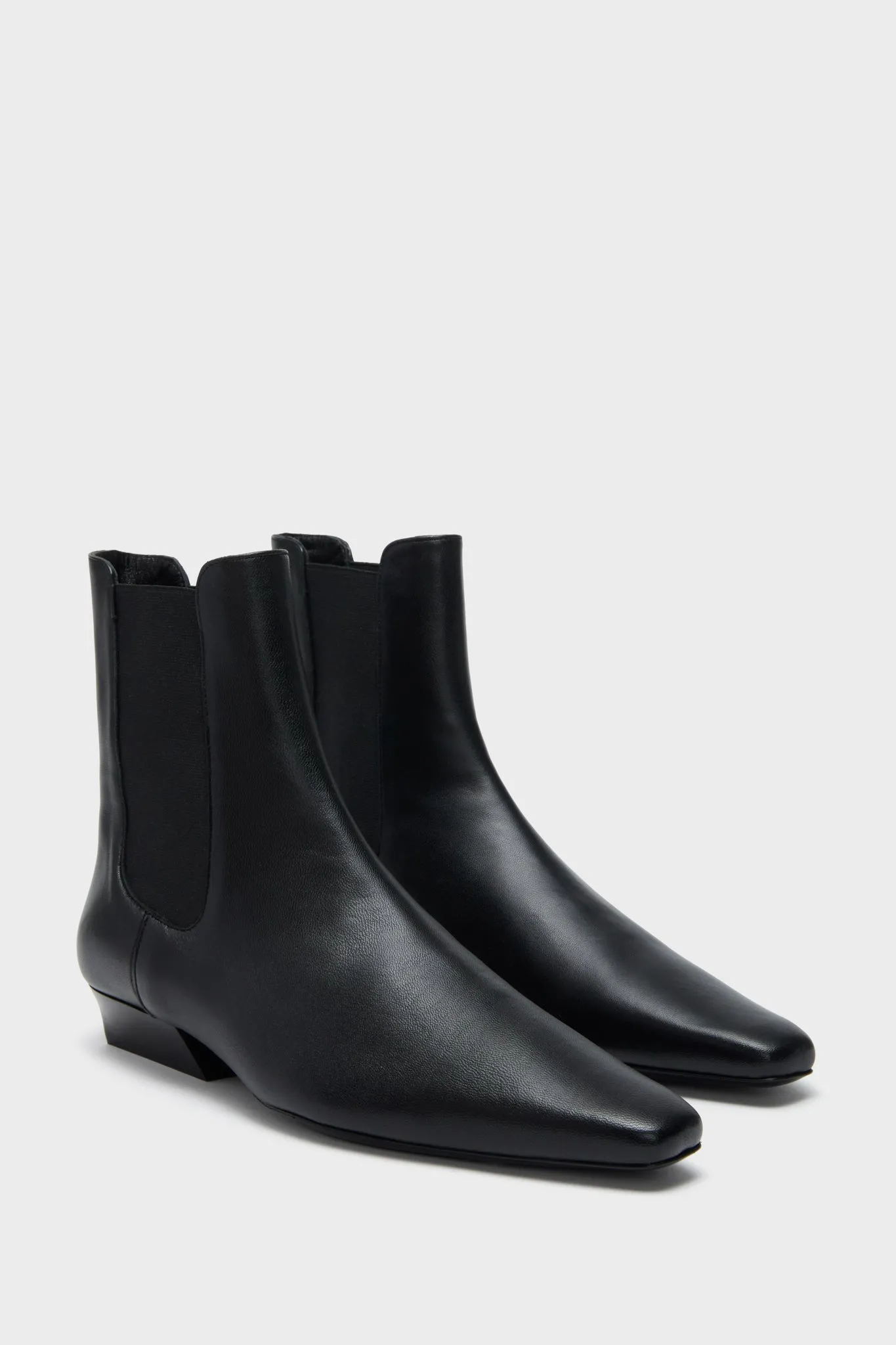 Black Wally Chelsea Boot sold by Tuckernuck product image thumbnail 4