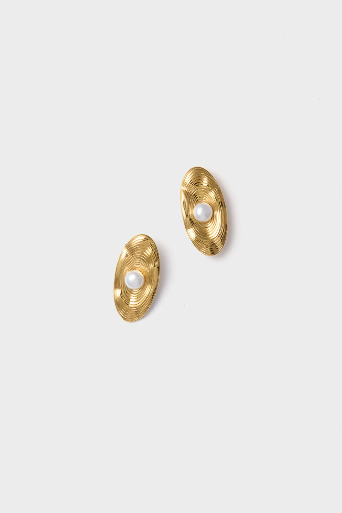 Gold Trumbull Earrings sold by Tuckernuck