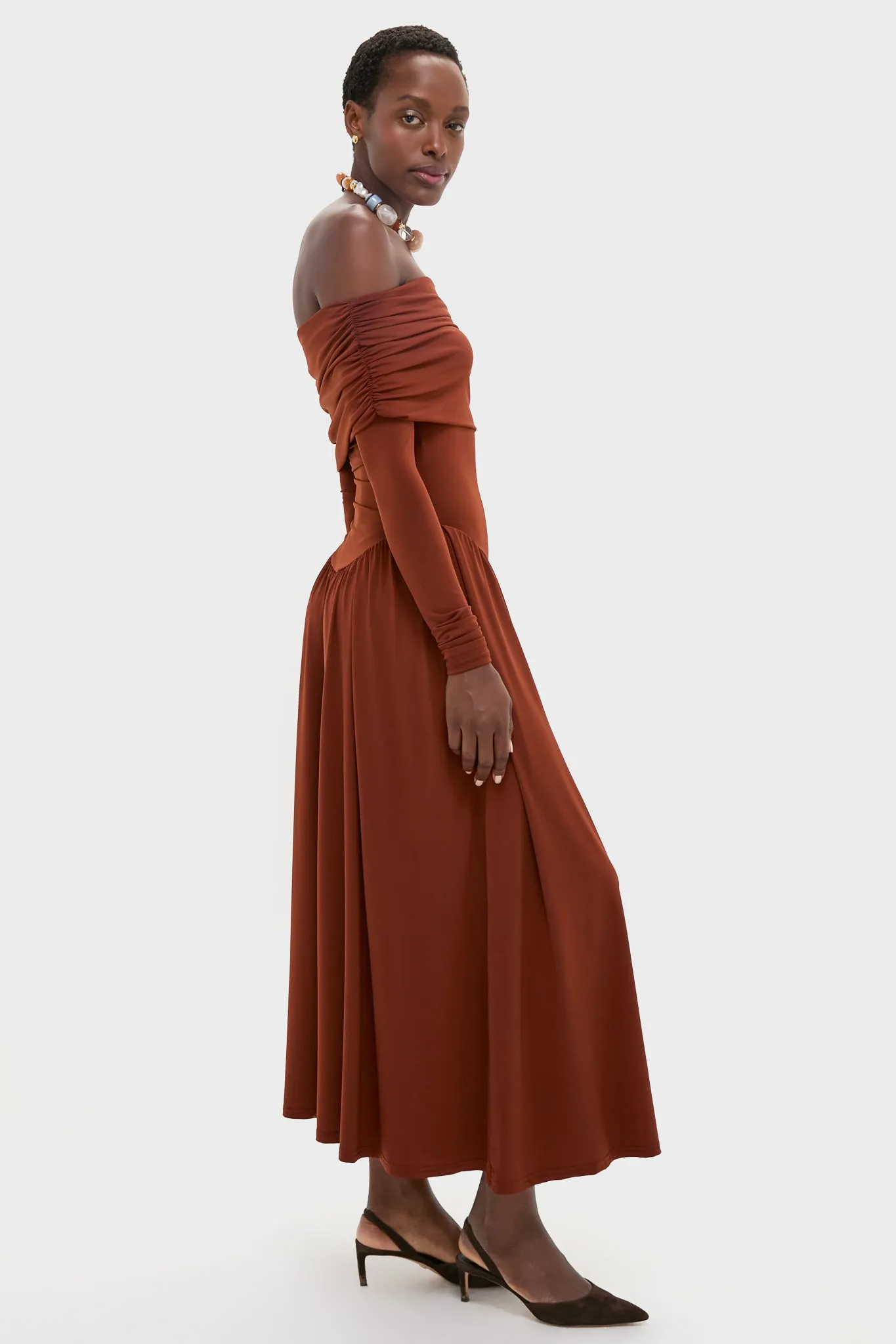 Burgundy Off the Shoulder Ruched Midi Dress sold by Tuckernuck product image thumbnail 3