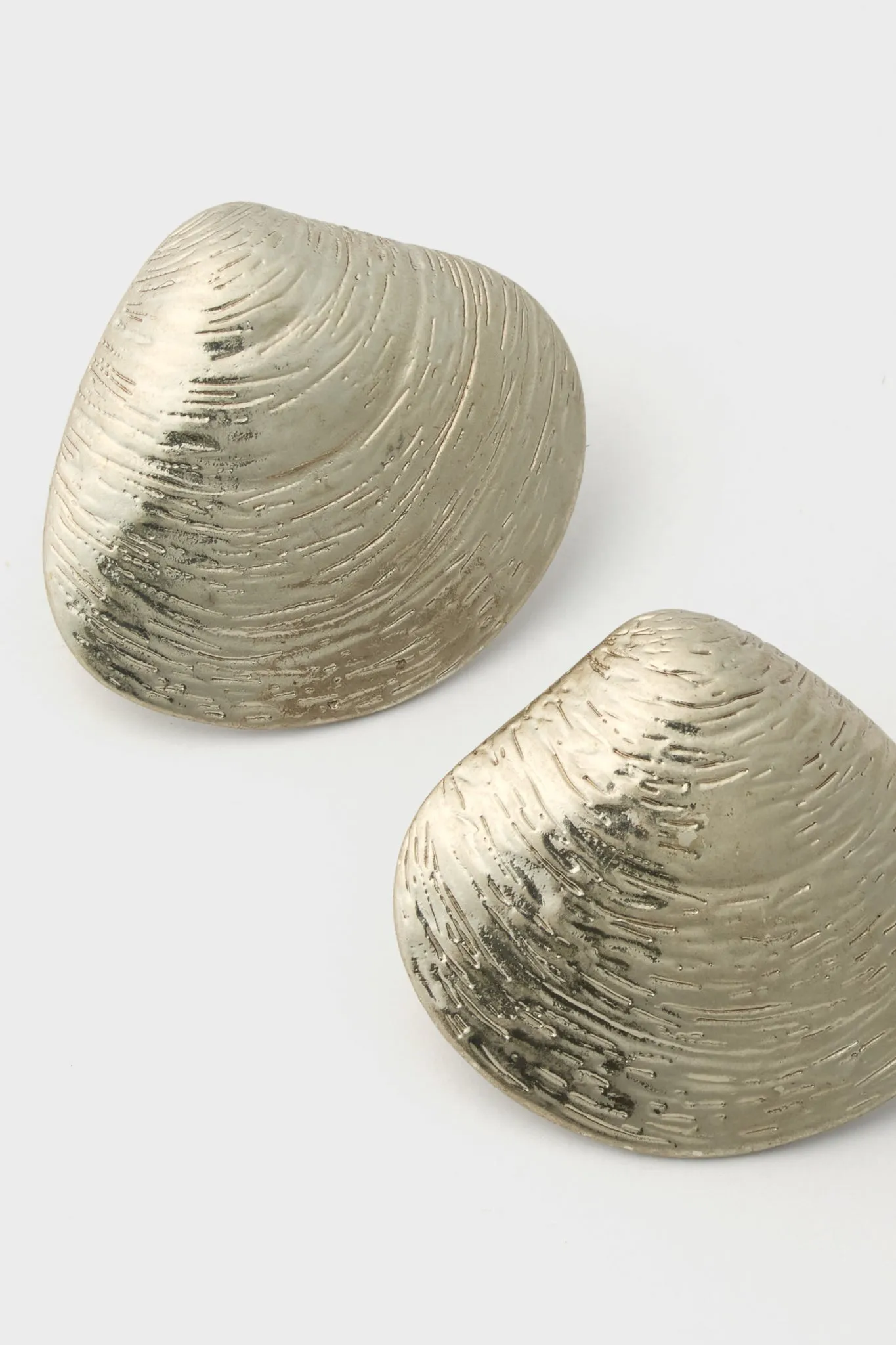 Antique Silver Clam Shell Earrings sold by Tuckernuck product image thumbnail 4