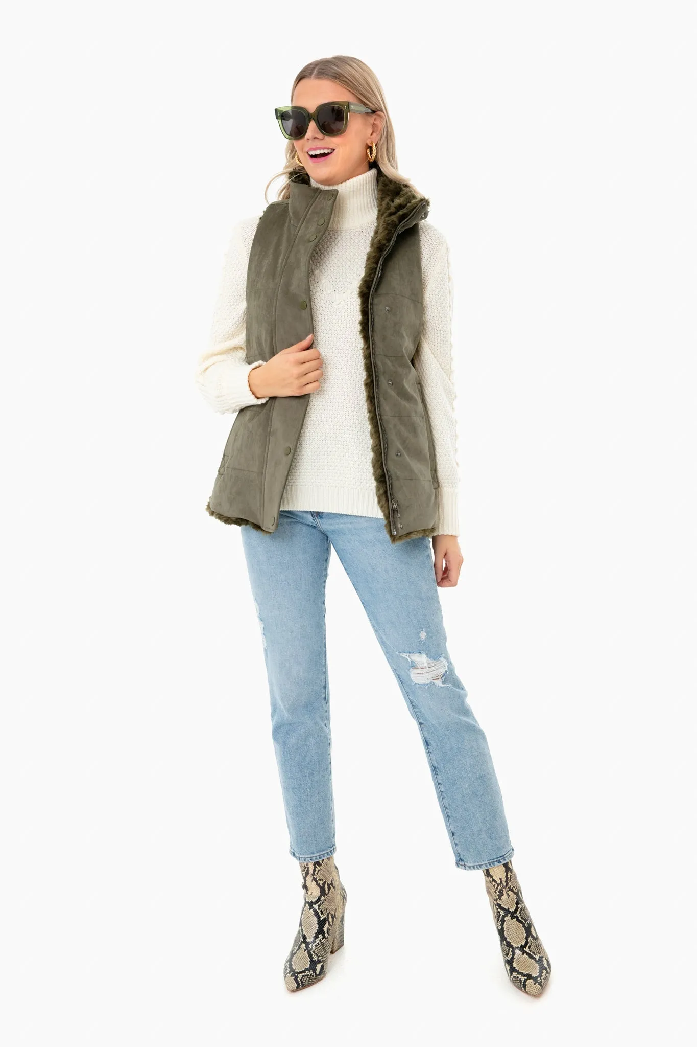 Pearl Sunglass Chain sold by Tuckernuck product image thumbnail 3