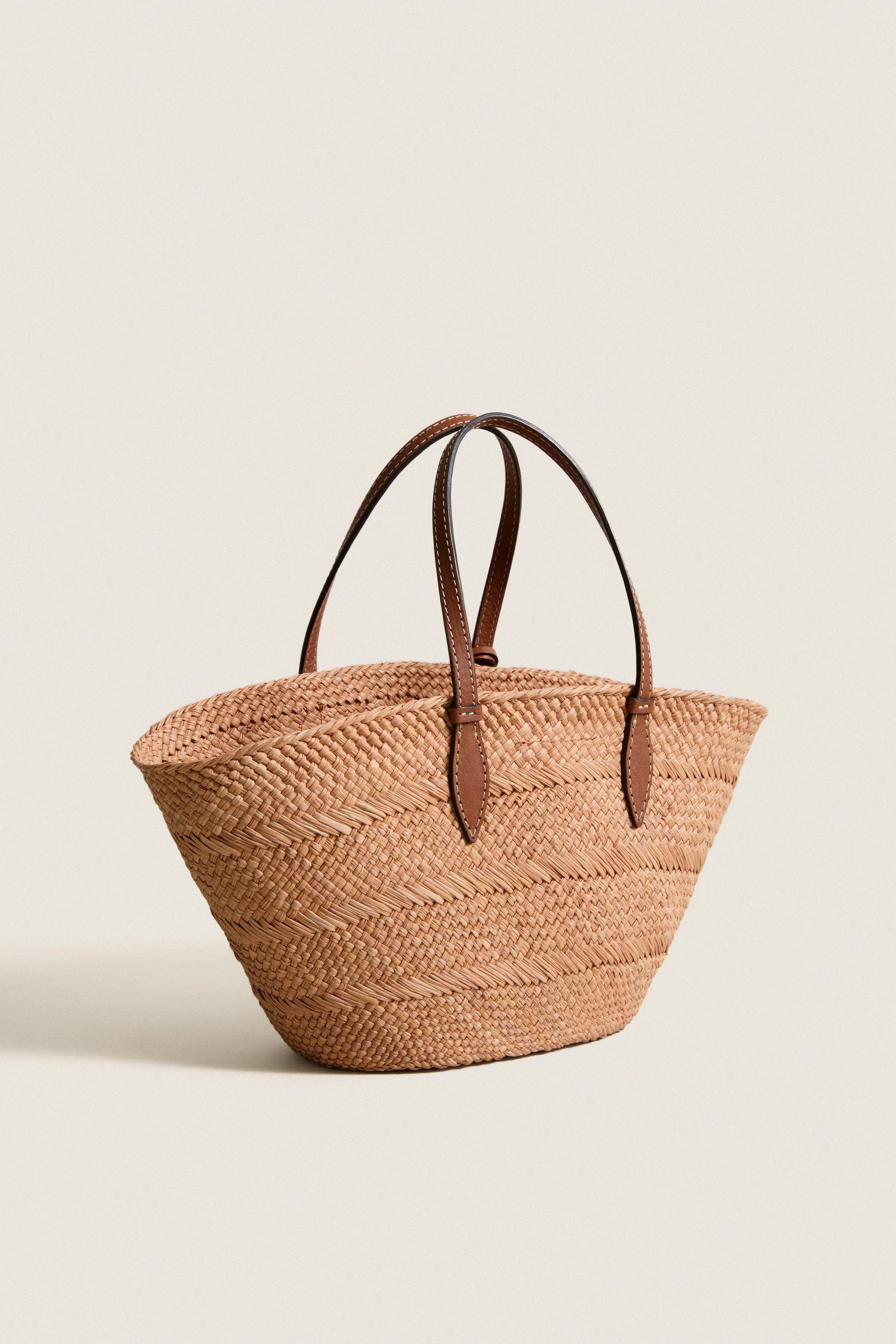 Nuez and Cognac Small Trapeze Basket sold by Tuckernuck product image thumbnail 4