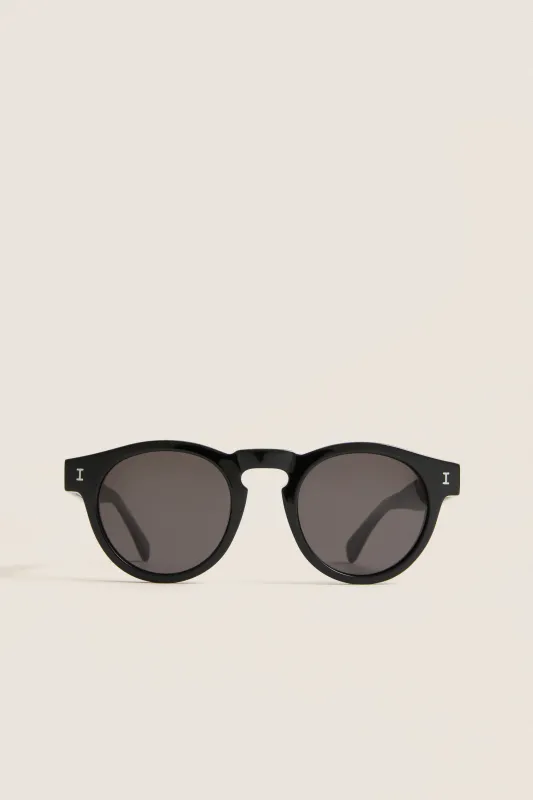 Black Leonard Sunglasses made by Illesteva