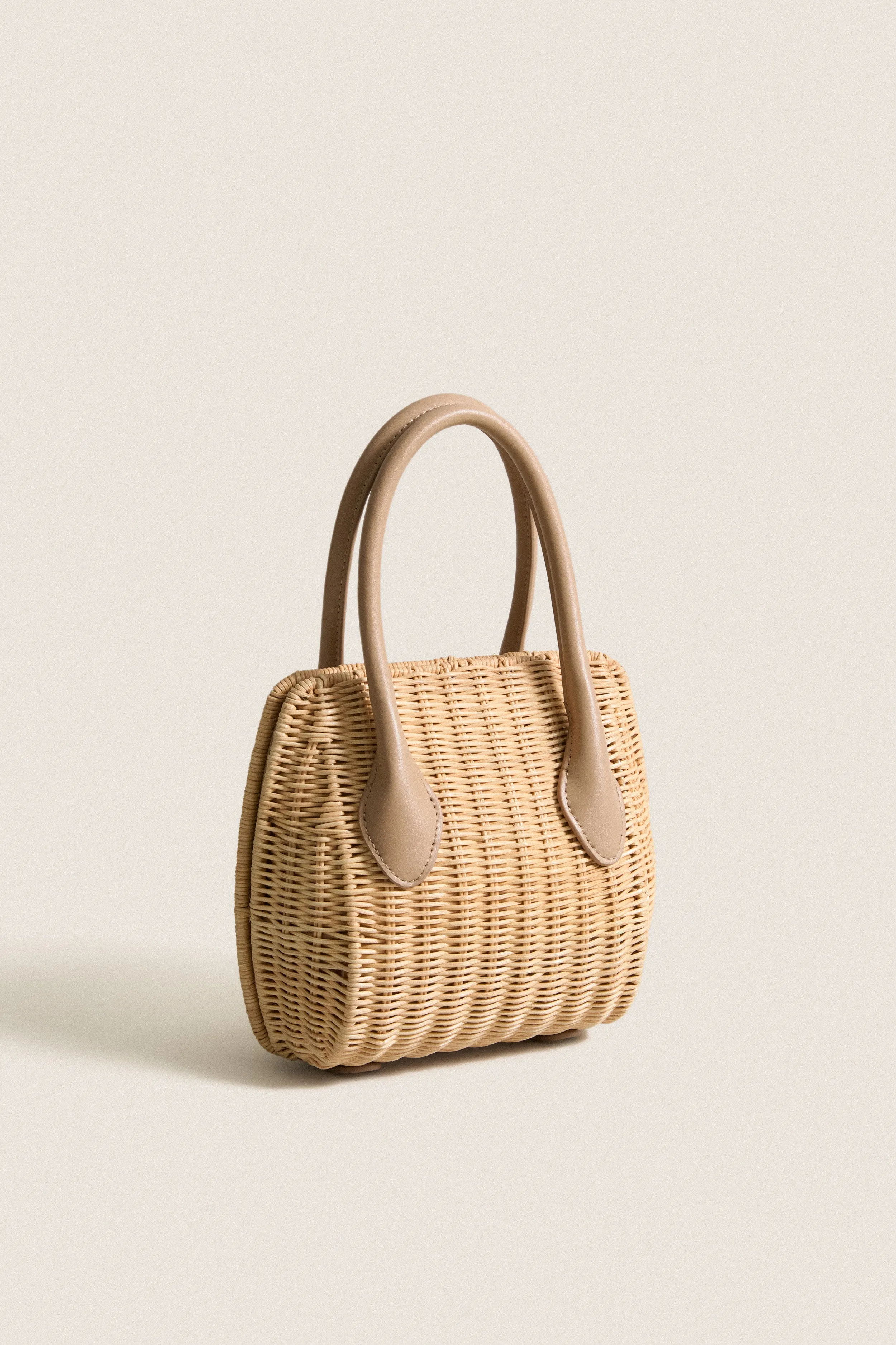 Natural Wicker Wave Top Handle Bag sold by Tuckernuck product image thumbnail 5