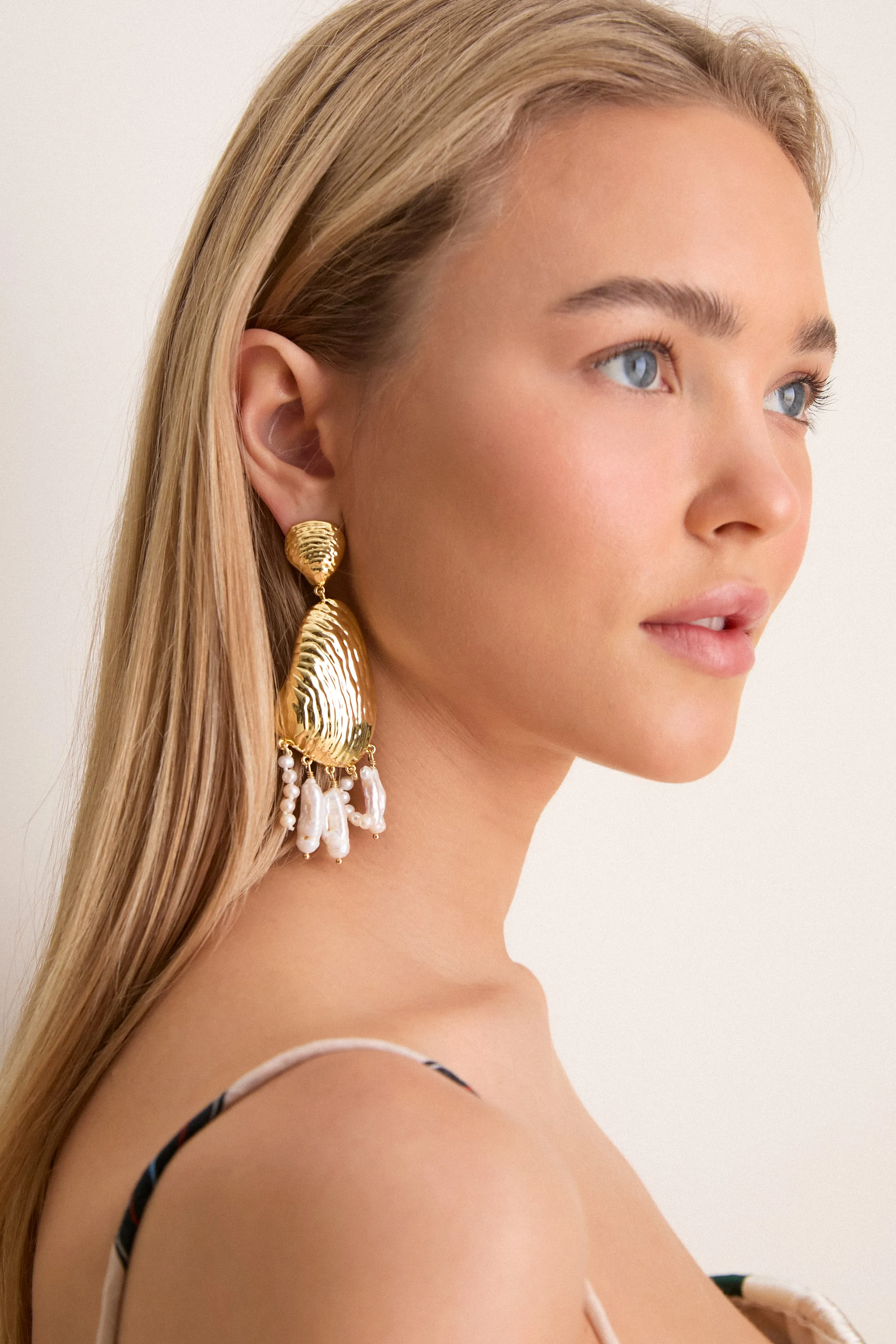 White Gold Luxe Gloria Earrings sold by Tuckernuck product image thumbnail 2
