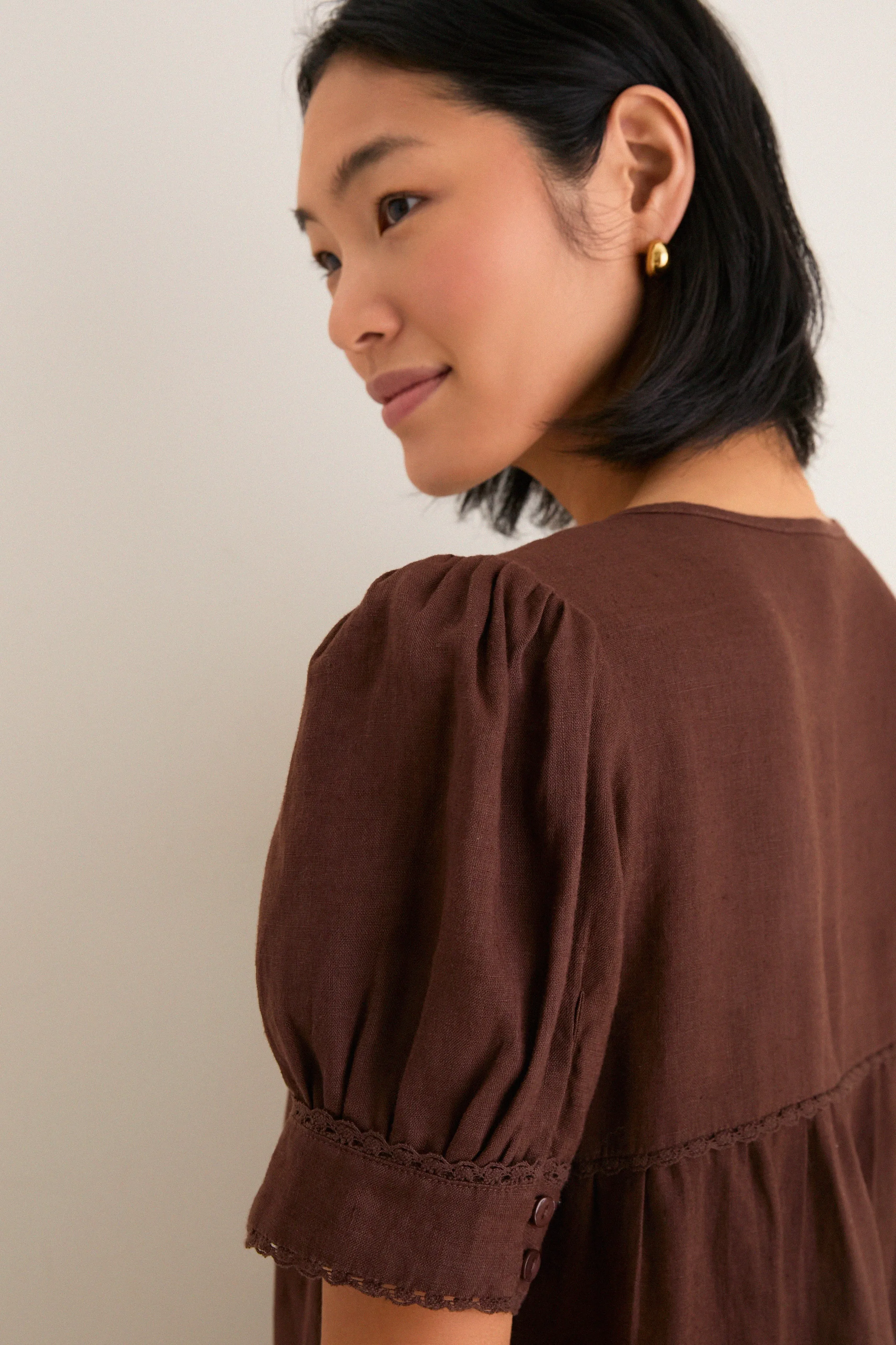 Chestnut Linen Bridget Dress sold by Tuckernuck product image thumbnail 5
