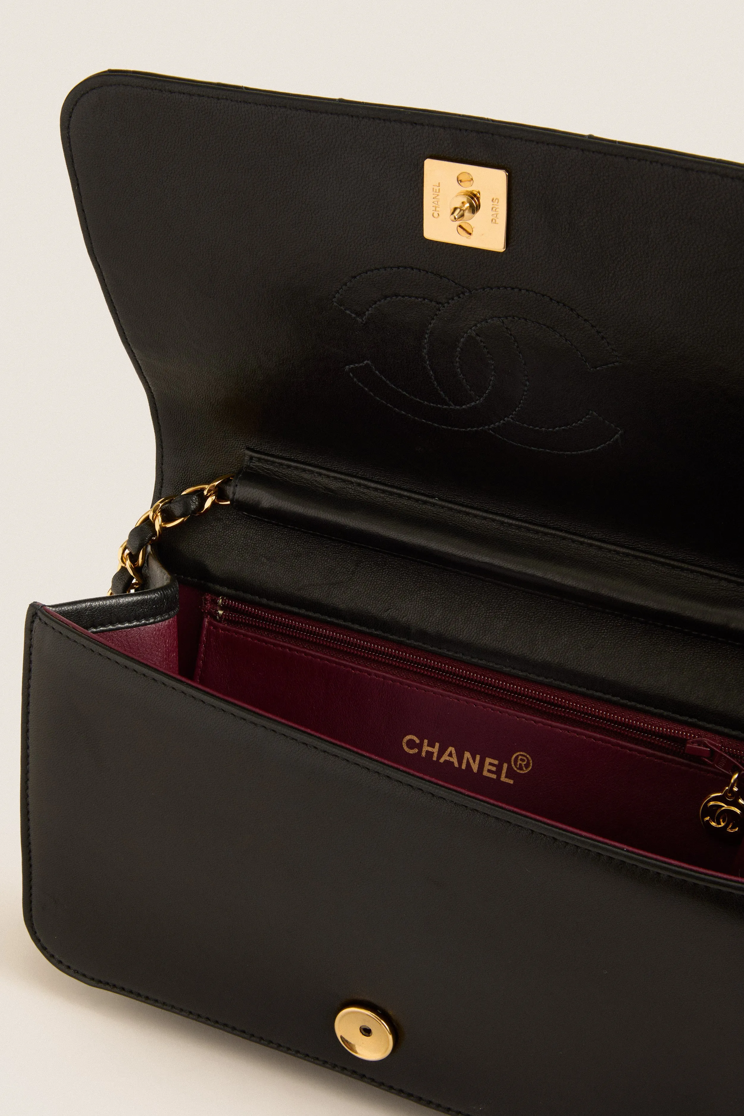 CHANEL Black Matelasse Chain Push Lock Shoulder Bag sold by Tuckernuck product image thumbnail 5