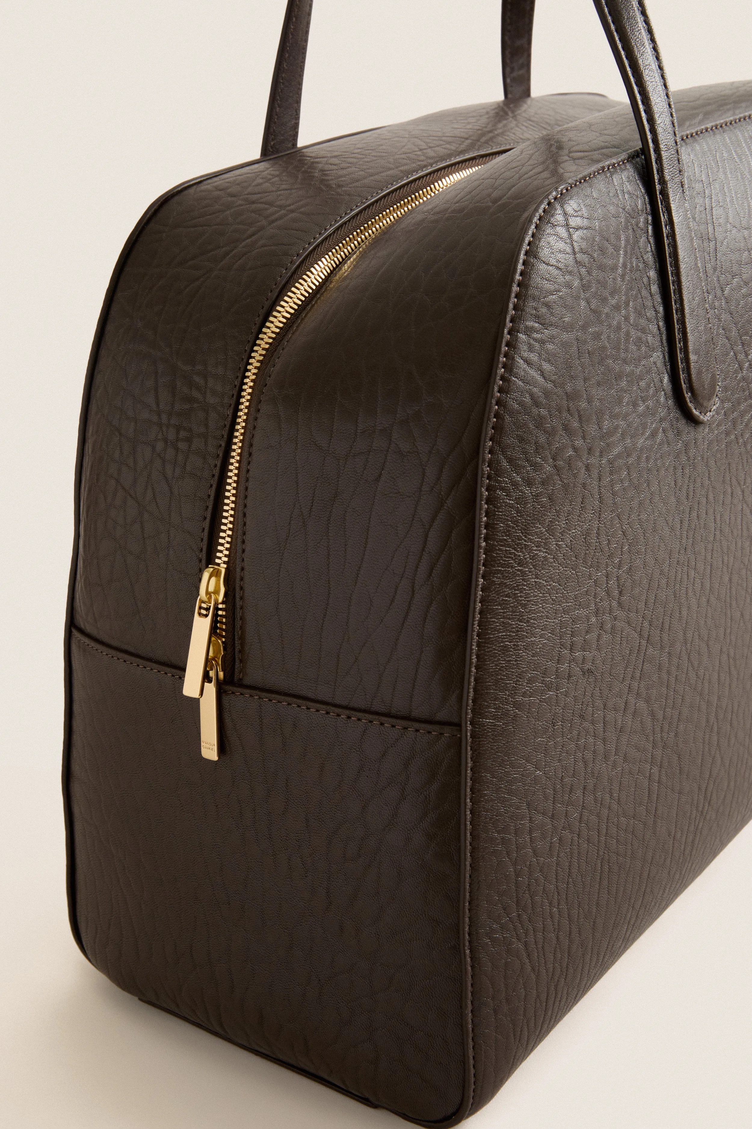 Ebony Helios Travel Bag sold by Tuckernuck product image thumbnail 5