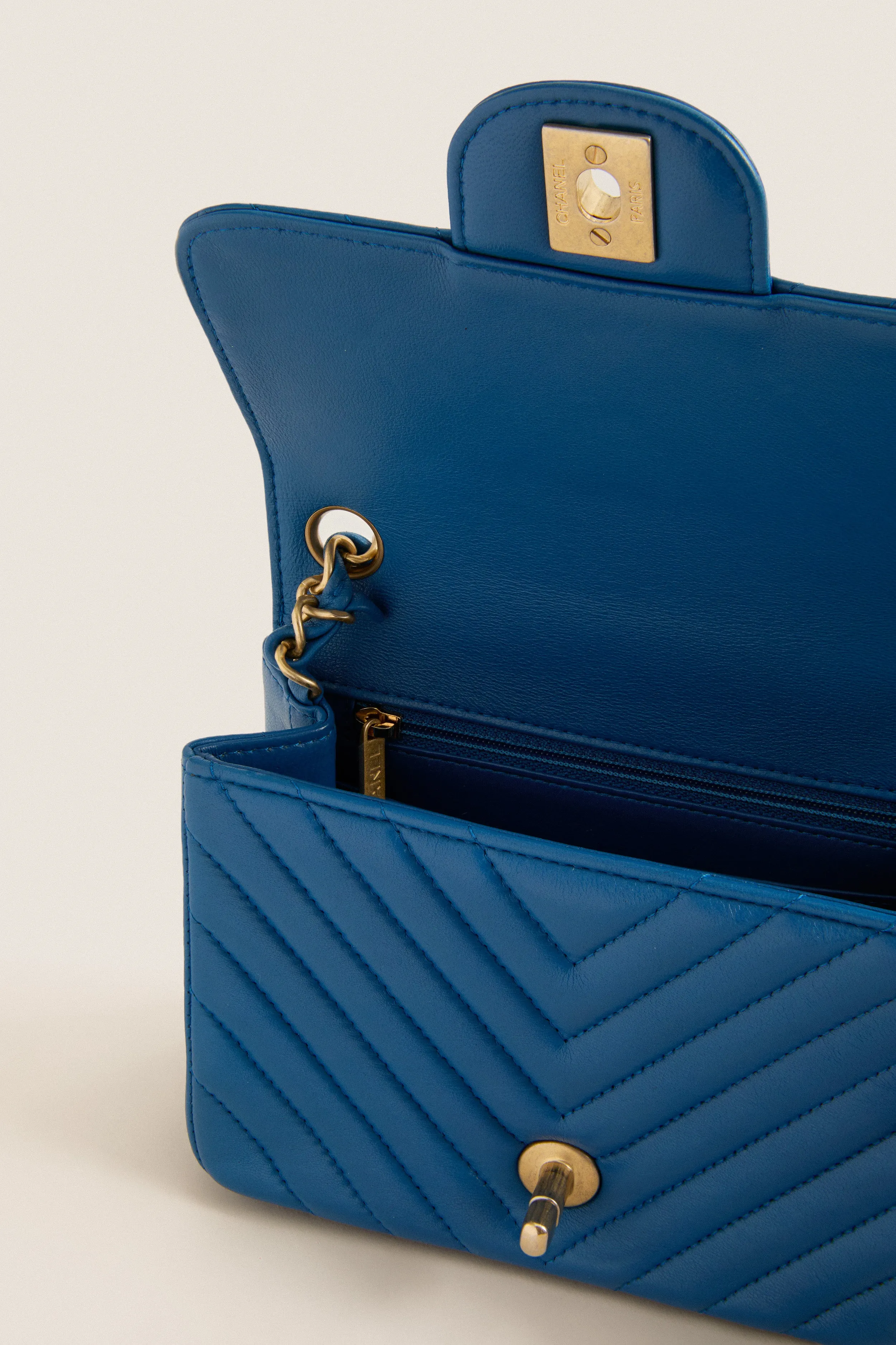CHANEL V Stitch Blue Chevron Single Flap Chain Bag sold by Tuckernuck product image thumbnail 5