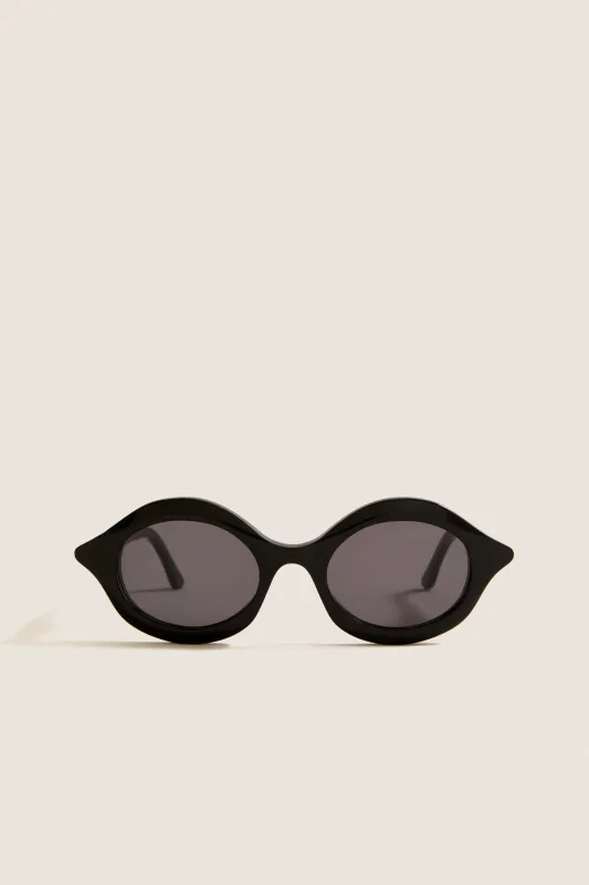 Black Willow Sunglasses made by Illesteva