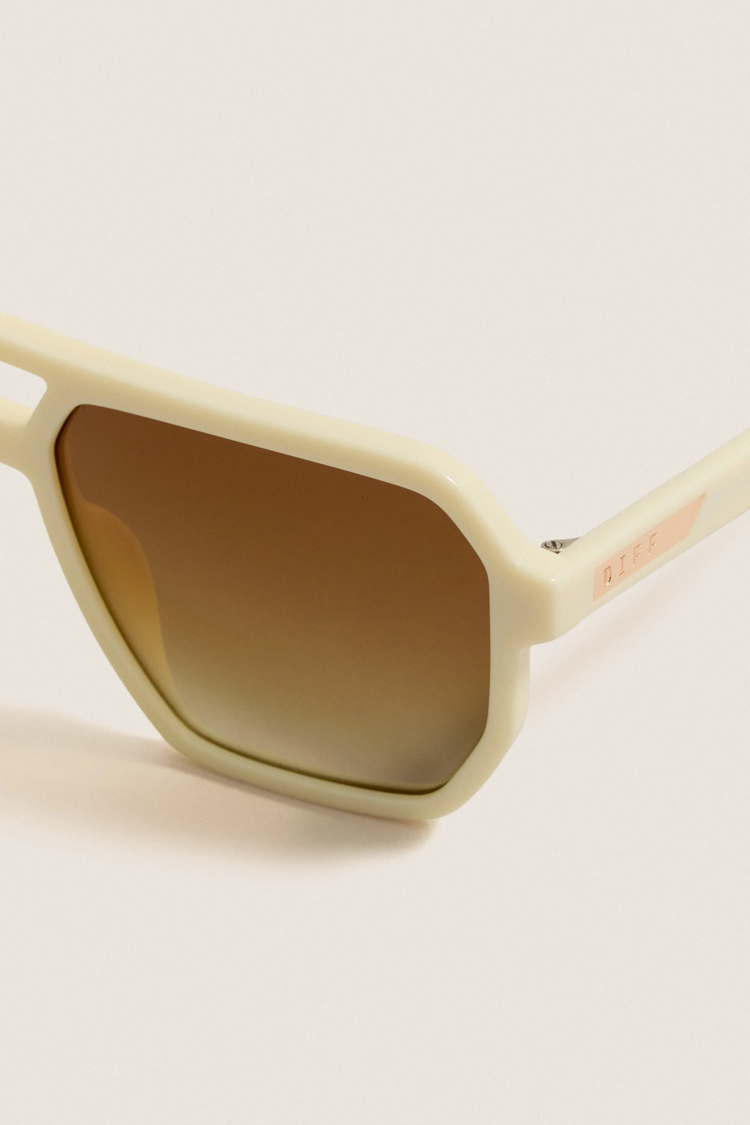 Courtside Ivory Polarized Cameron Sunglasses sold by Tuckernuck product image thumbnail 5