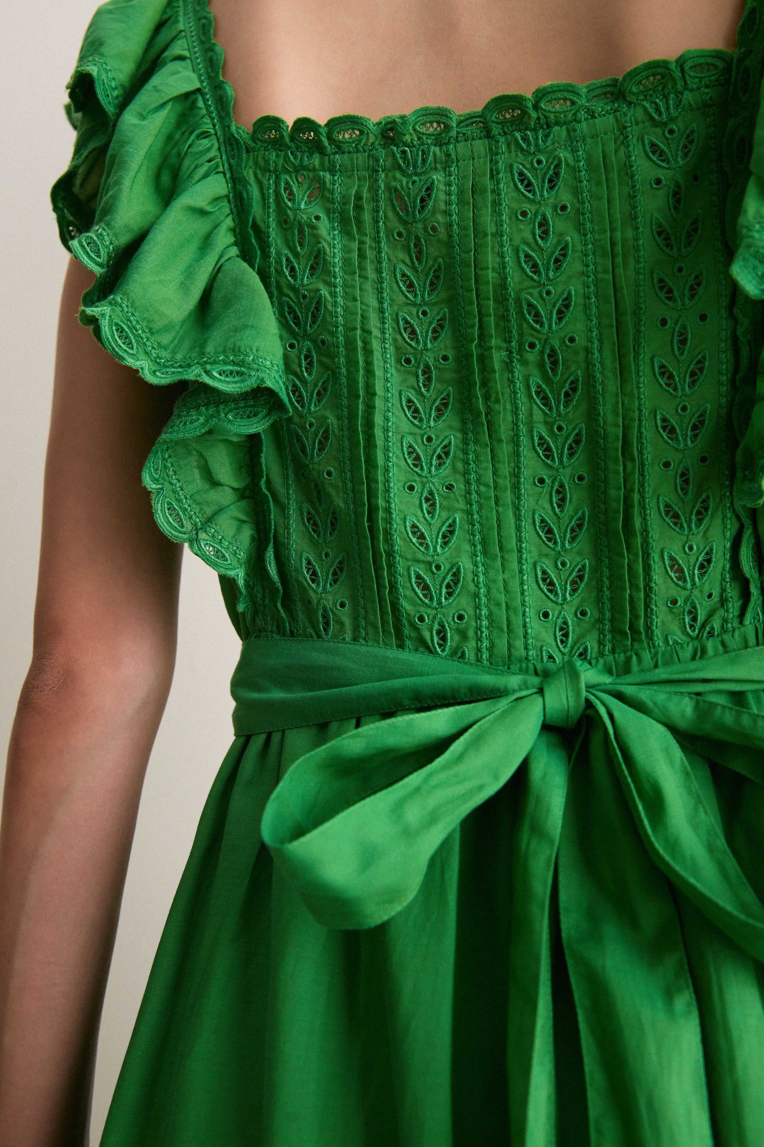 Green Eliza Solid Sleeveless Midi Dress sold by Tuckernuck product image thumbnail 2