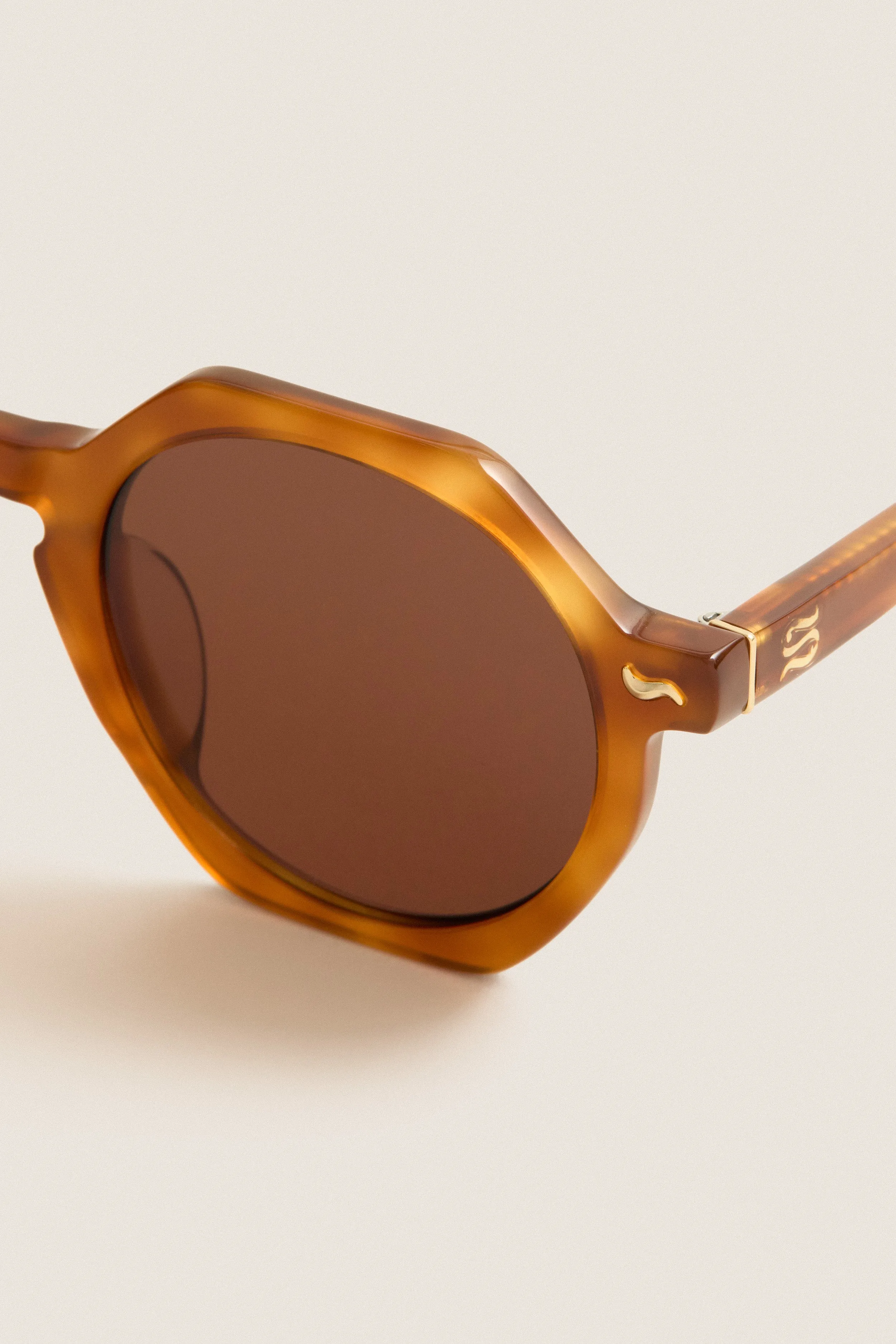 Carmelo Glaze Millie Sunglasses sold by Tuckernuck product image thumbnail 5