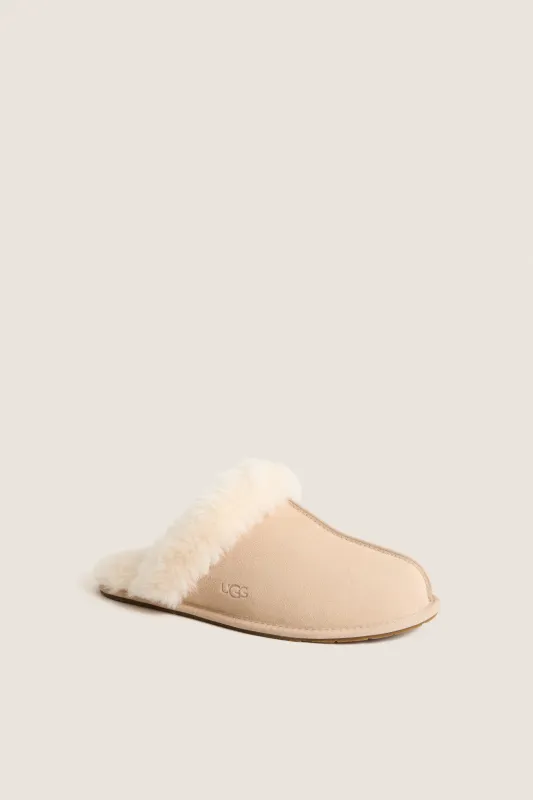 Sand Scuffette II Slippers made by UGG
