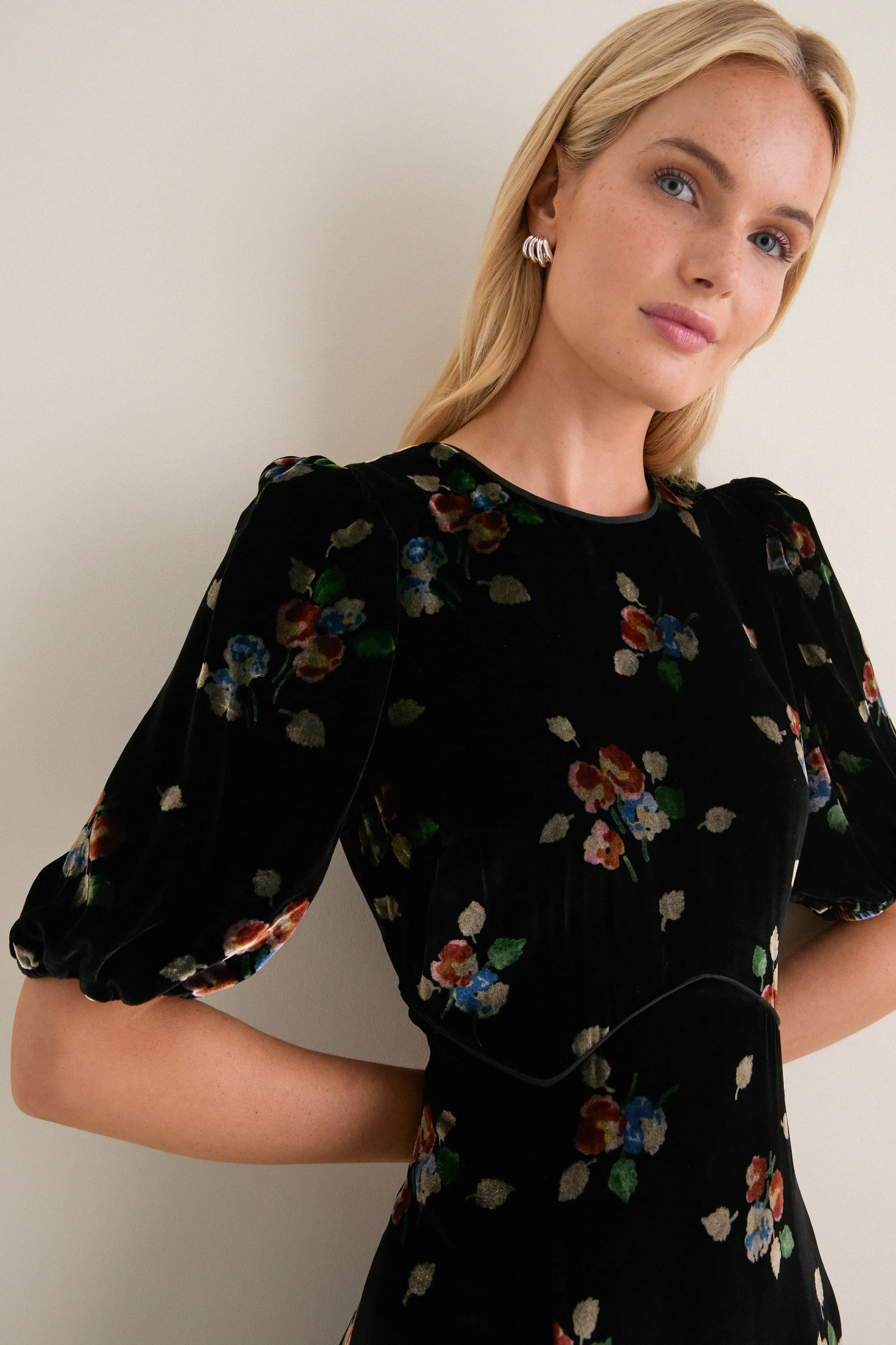 Black Leda Velvet Puff Sleeve Midi Dress sold by Tuckernuck product image thumbnail 2