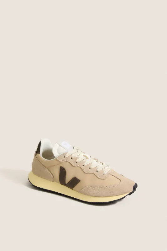 Almond Sahara Eagle Rio Branco II Lite Sneakers made by Veja
