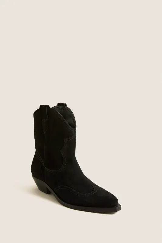 Black Nash Boots made by SCHUTZ
