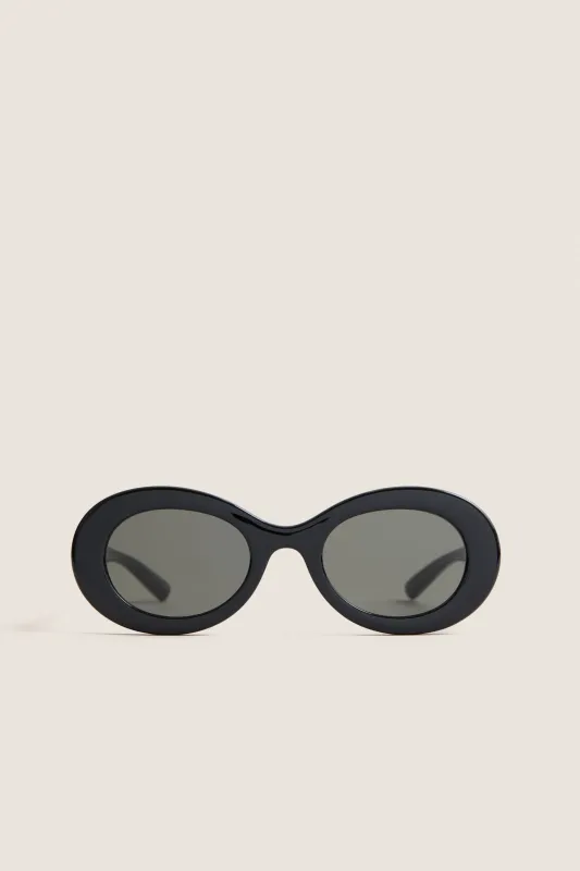 Shiny Black Montecarlo Sunglasses made by Gucci