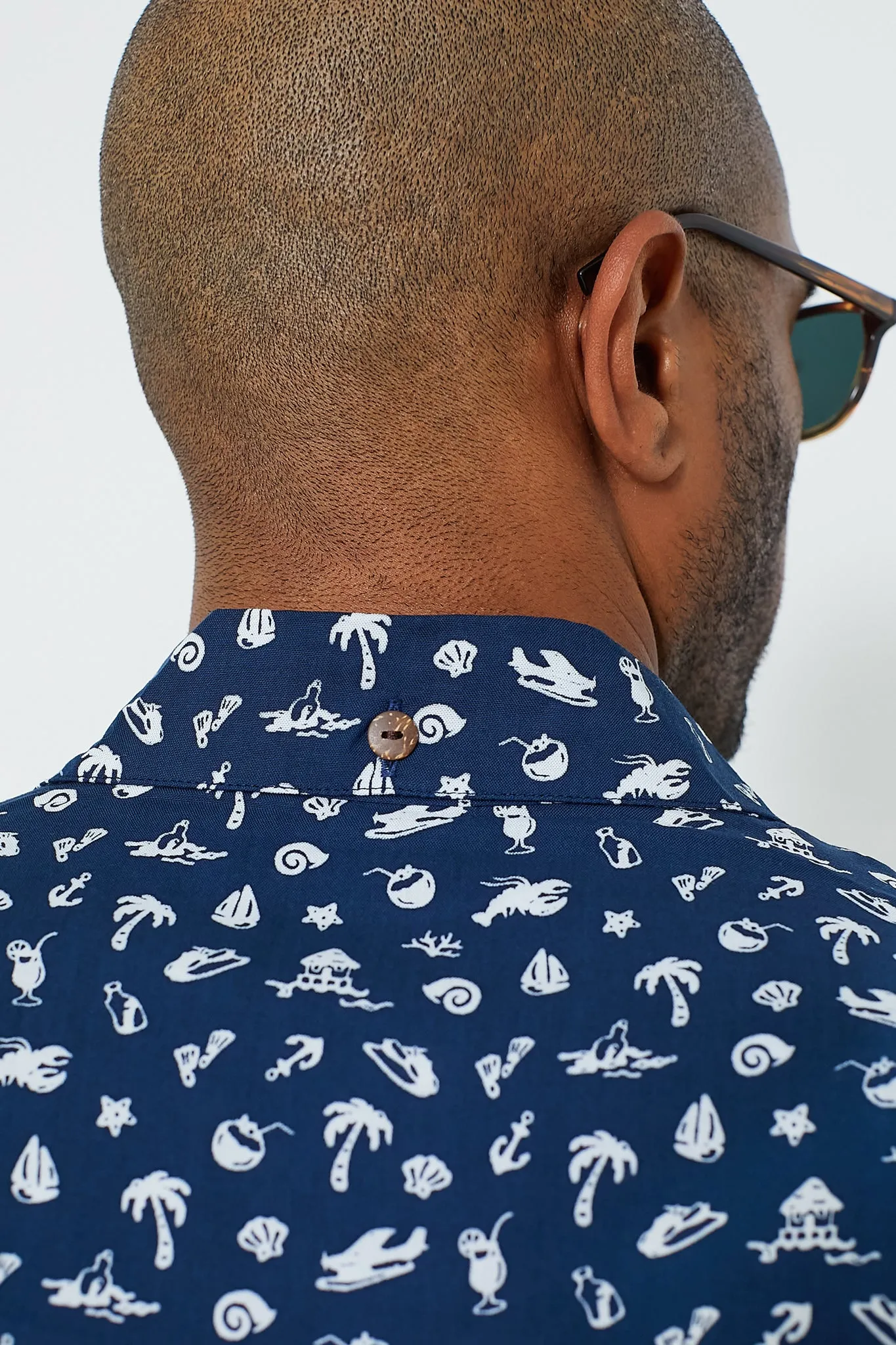 The Fishy Business Hawaiian sold by Tuckernuck product image thumbnail 5