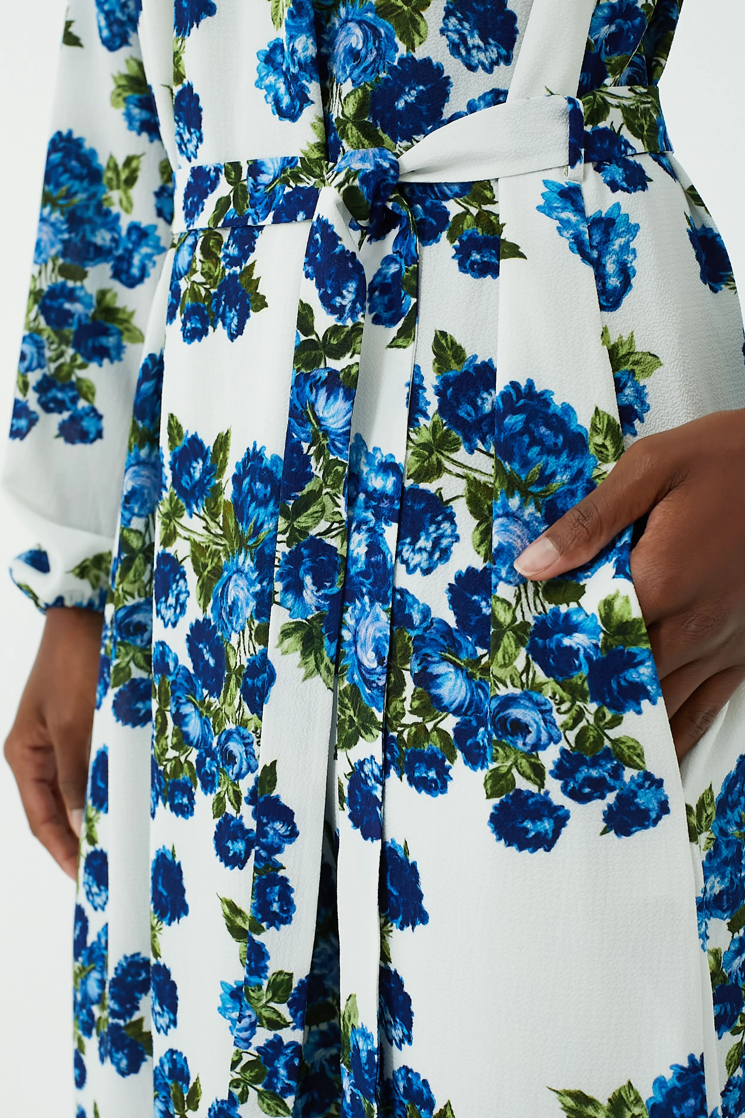 Blue Flower Bouquet Elanda Crepe Georgette Dress sold by Tuckernuck product image thumbnail 5