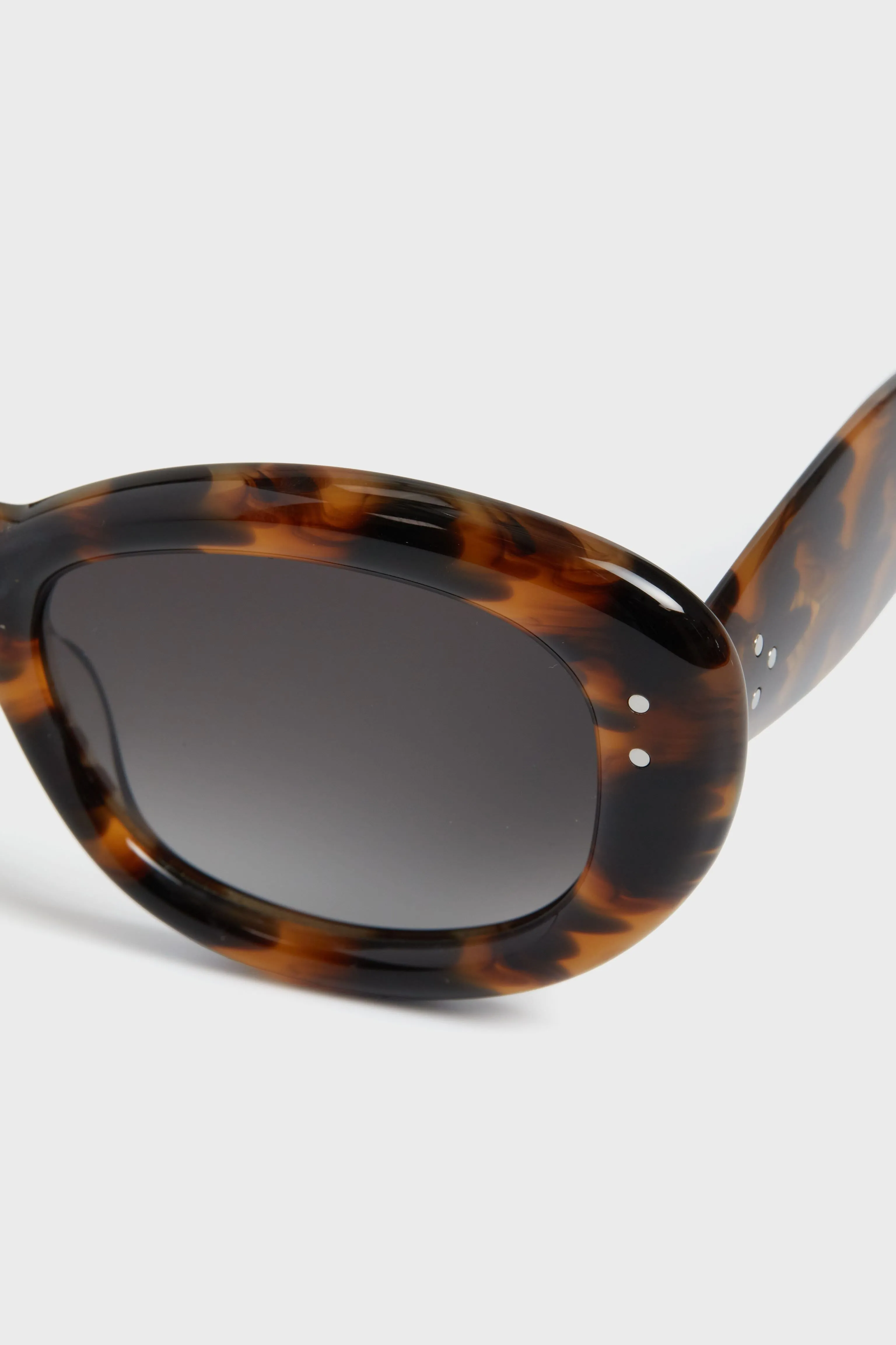 Venezia Margaret Sunglasses sold by Tuckernuck product image thumbnail 5