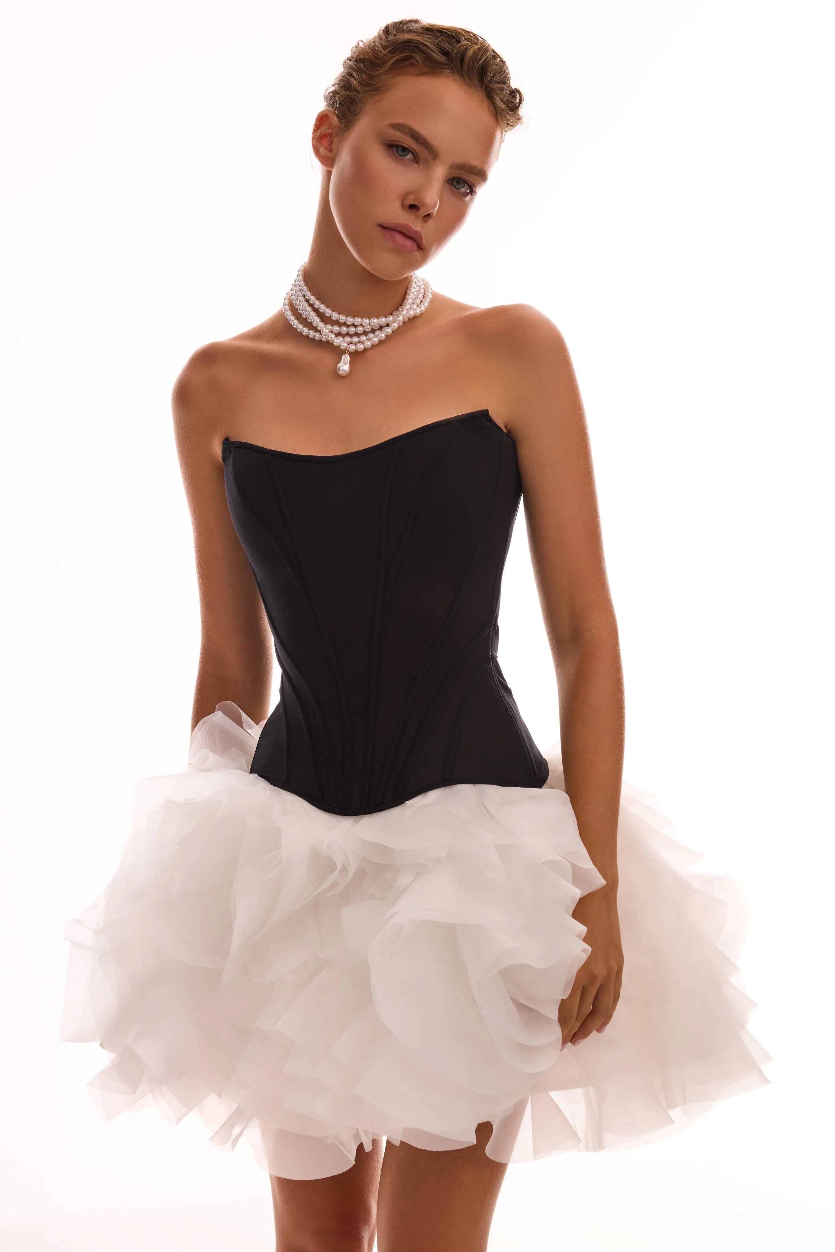 Chic low-waist black fitted corset sold by Milla product image thumbnail 2