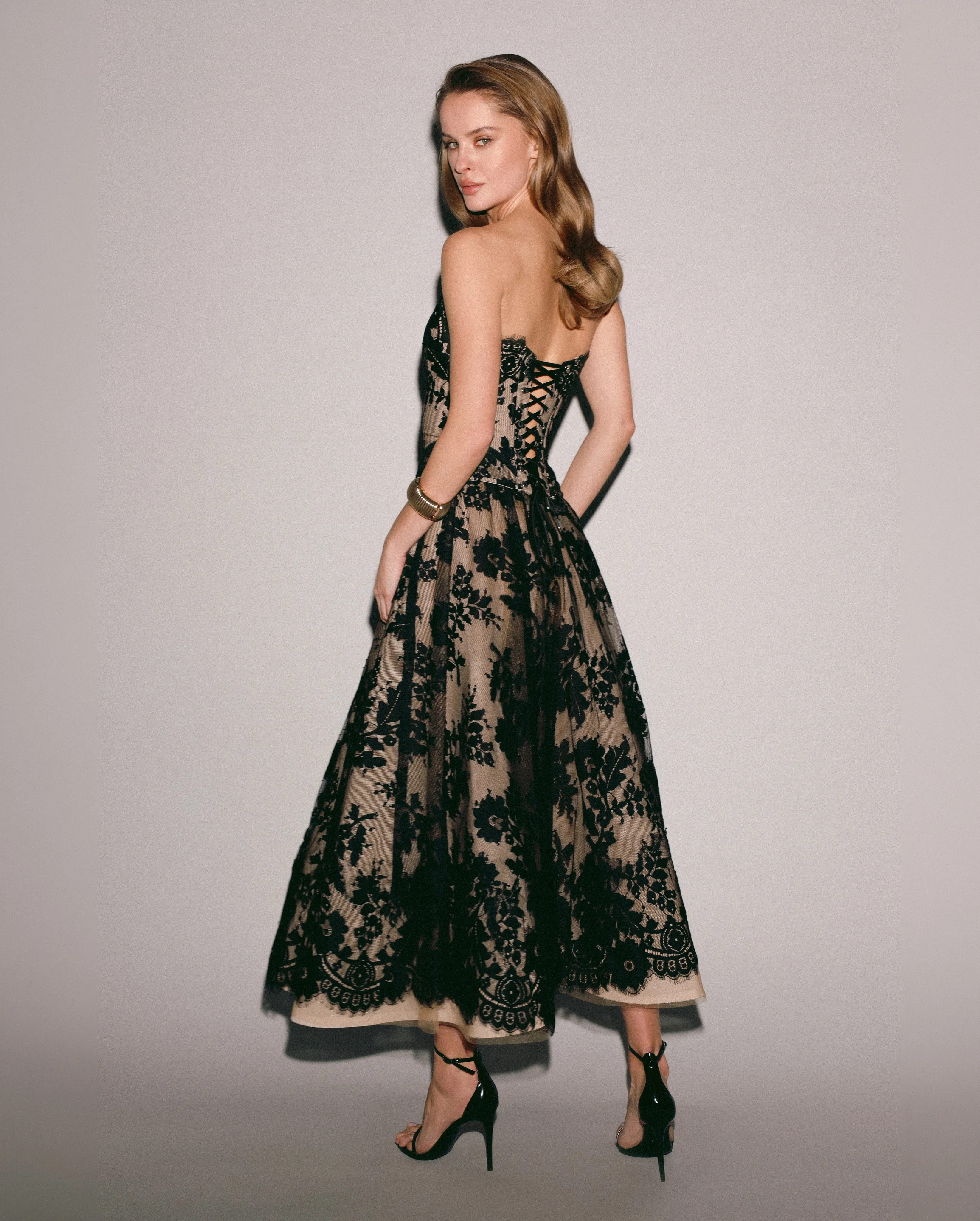 Beige A-line midi skirt with Chantilly lace sold by Milla product image thumbnail 3
