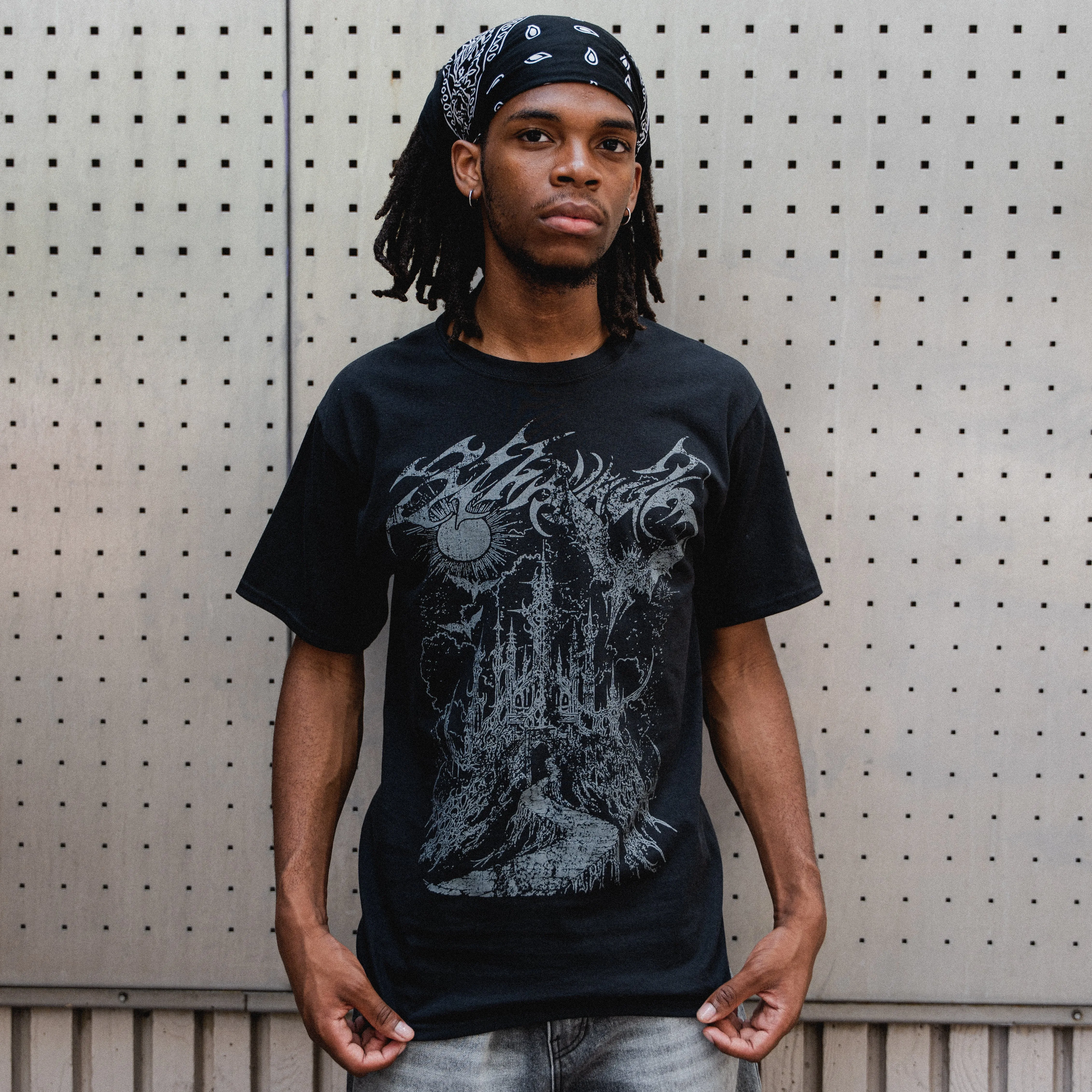 SIGIL CASTLE TEE BLACK sold by 8thwndr product image thumbnail 4