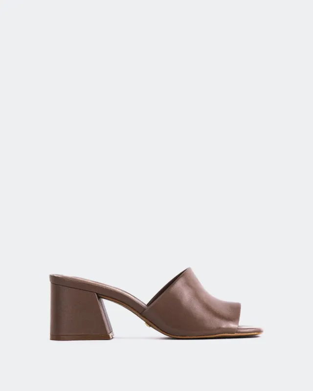 Clarabelle Brown Leather sold by L'Intervalle
