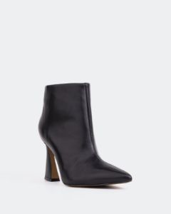Gata Black Leather sold by L'Intervalle