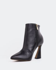 Gata Black Leather sold by L'Intervalle