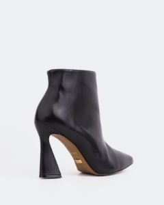 Gata Black Leather sold by L'Intervalle