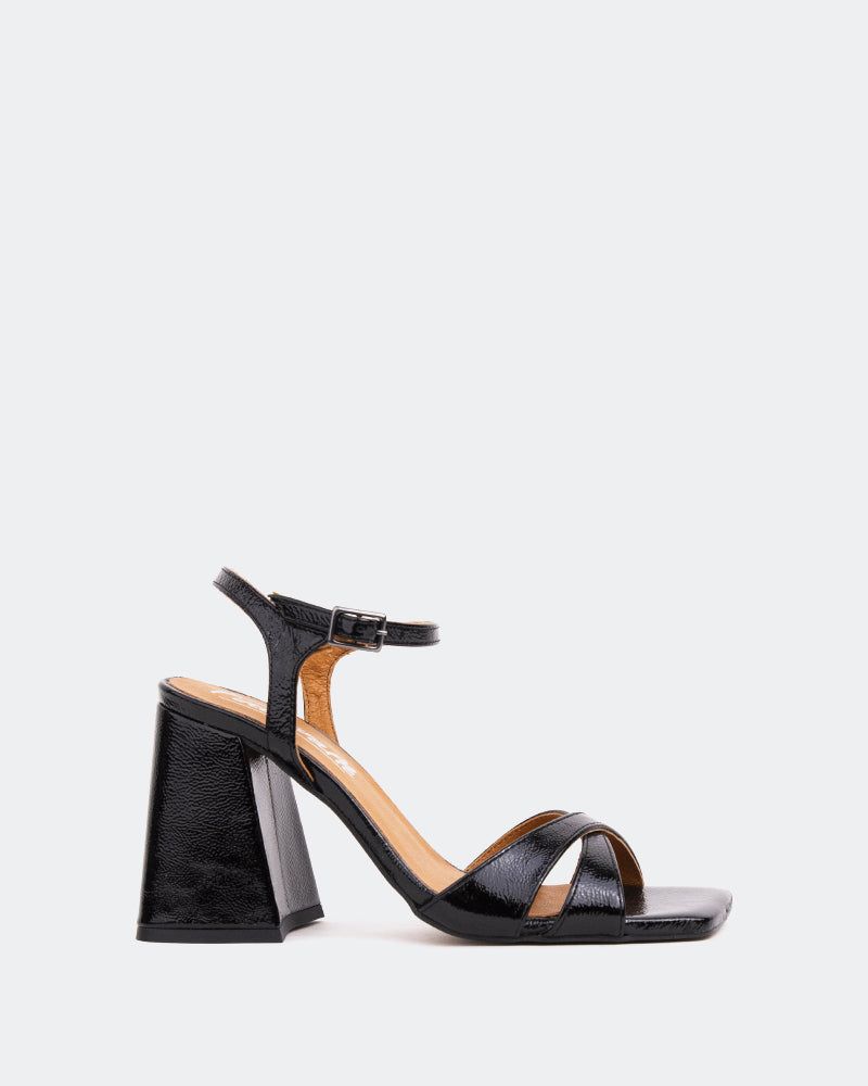 Giligan Black Naplack sold by L'Intervalle