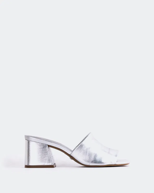 Clarabelle Silver Metal sold by L'Intervalle