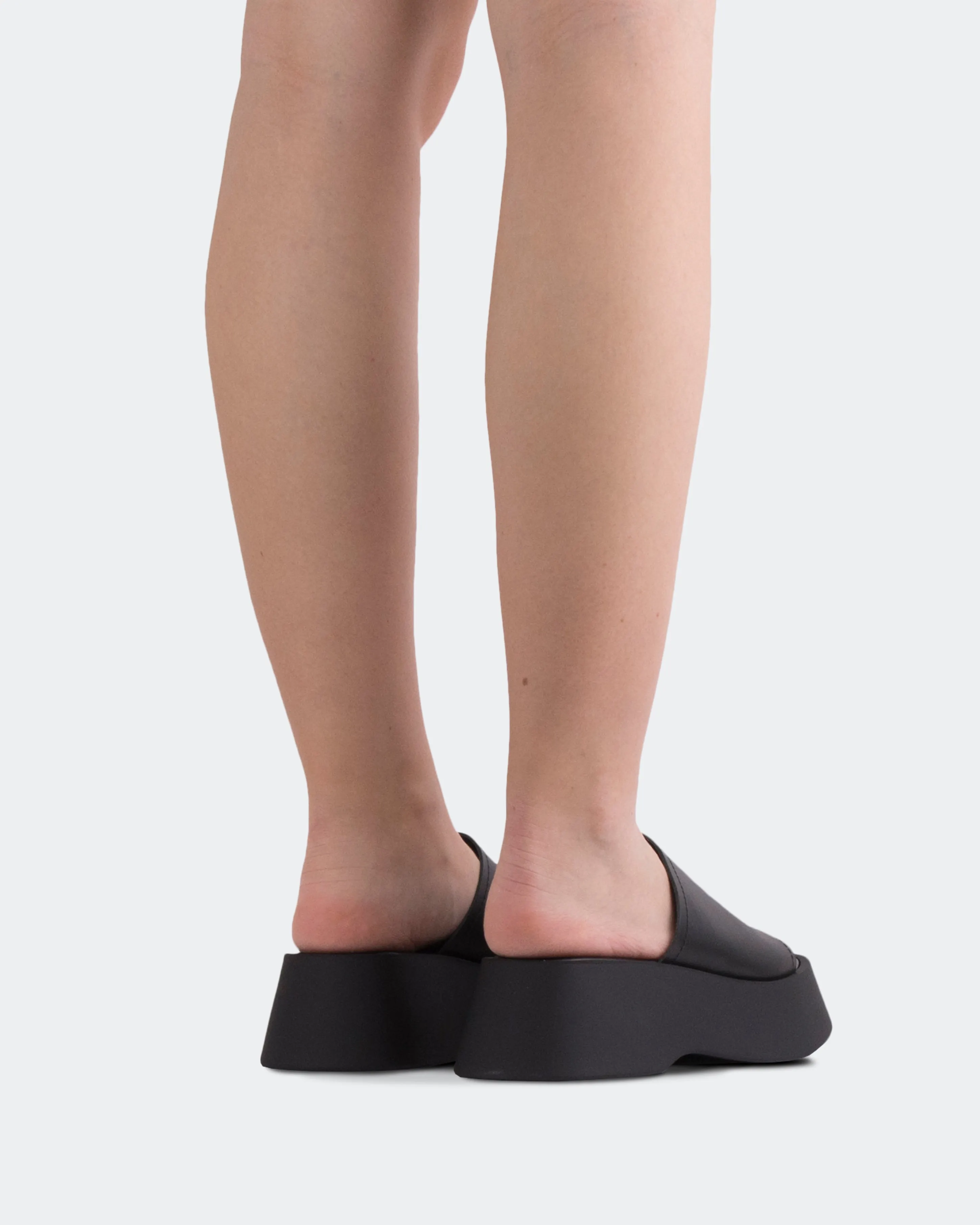 Mulder Black Leather sold by L'Intervalle product image thumbnail 4