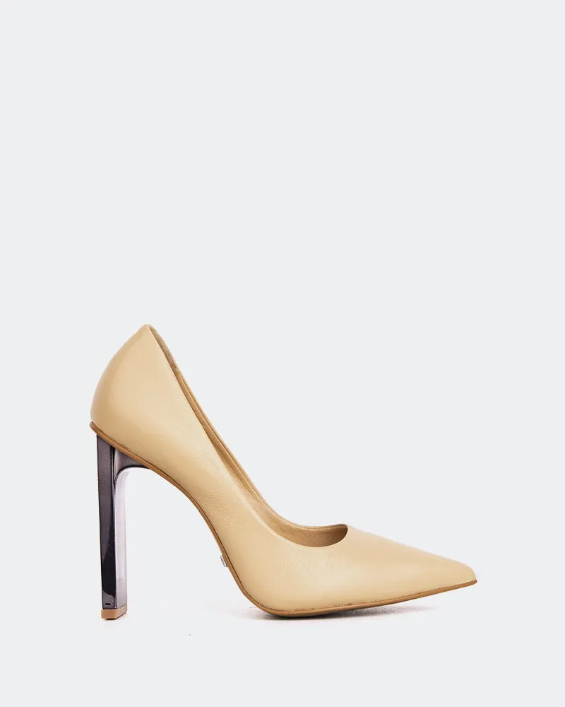 Nissi Camel Leather sold by L'Intervalle