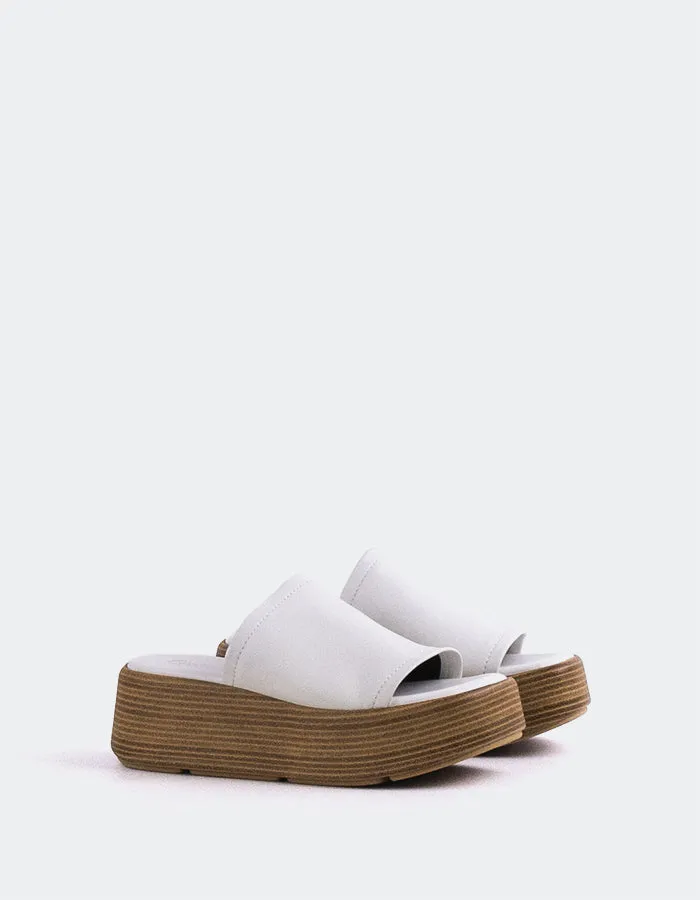Beluga White Leather sold by L'Intervalle product image thumbnail 2