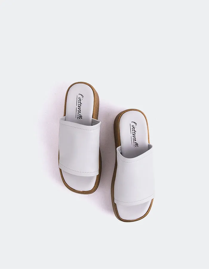 Beluga White Leather sold by L'Intervalle product image thumbnail 5
