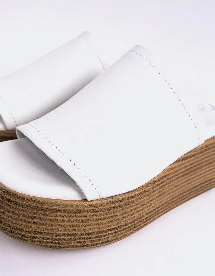 Beluga White Leather sold by L'Intervalle product image thumbnail 3