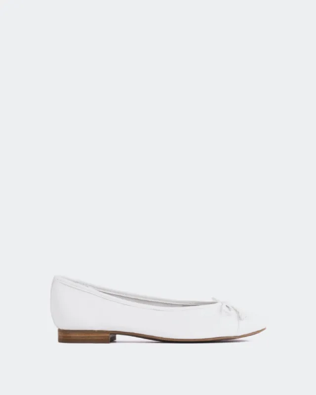 Alona White Leather sold by L'Intervalle