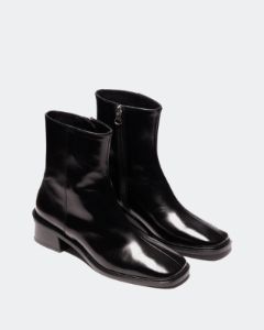 Dubbo Black Leather sold by L'Intervalle