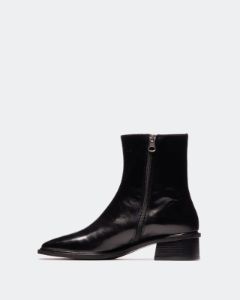 Dubbo Black Leather sold by L'Intervalle
