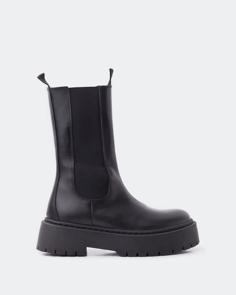 Gaspé Black Leather sold by L'Intervalle