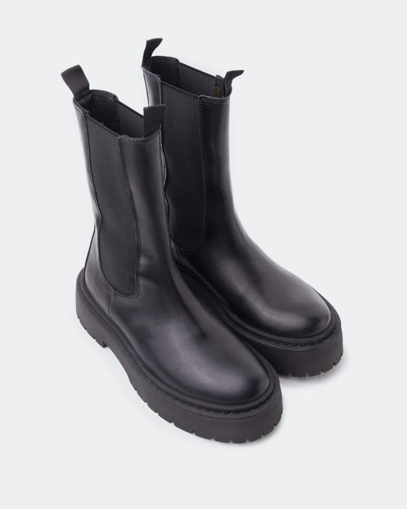 Gaspé Black Leather sold by L'Intervalle product image thumbnail 3