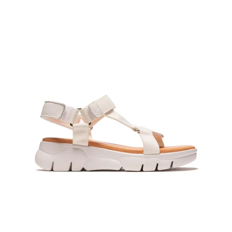 Chuki Off White Leather sold by L'Intervalle