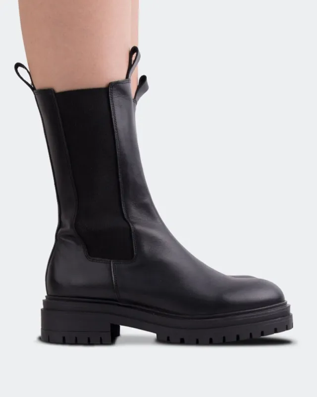 Ollan Black Leather sold by L'Intervalle