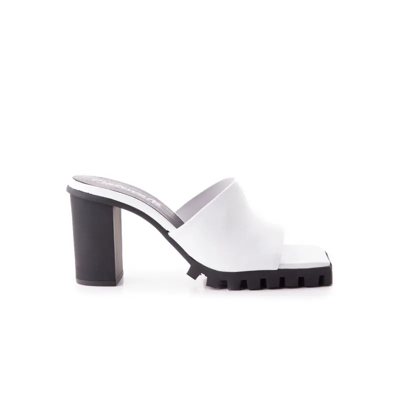 Narda White Leather sold by L'Intervalle