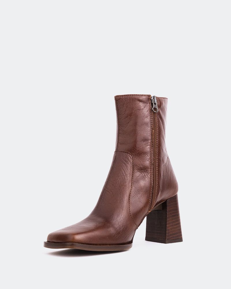 Chard Chestnut Leather sold by L'Intervalle product image thumbnail 4