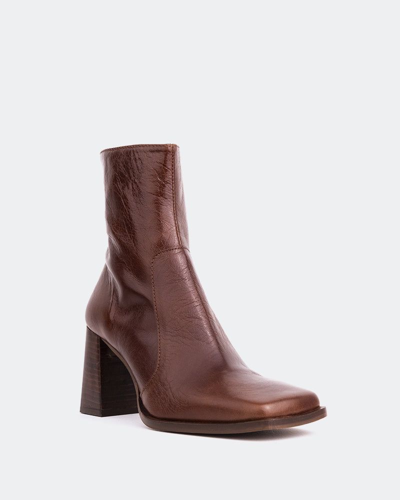 Chard Chestnut Leather sold by L'Intervalle product image thumbnail 2