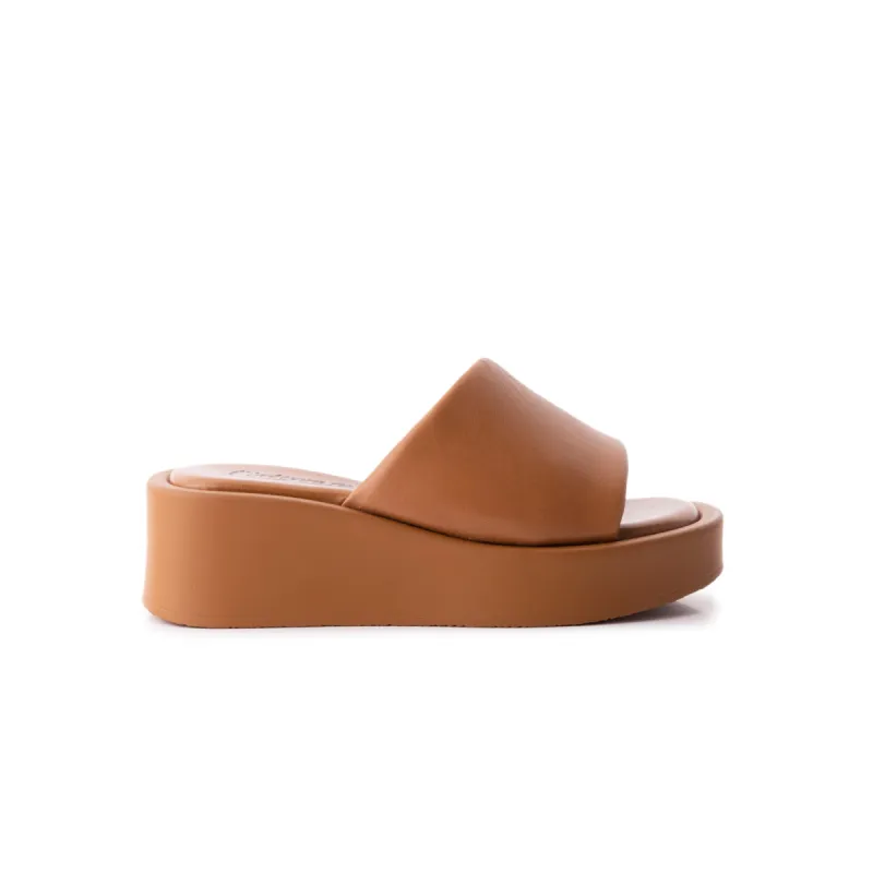 Yashi Tan Leather sold by L'Intervalle